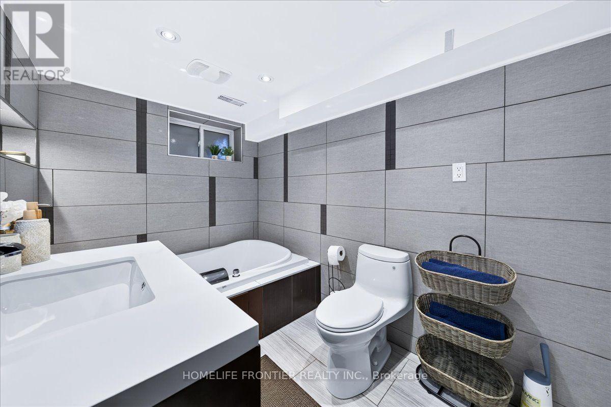 345 Windermere Avenue, Toronto, Ontario  M6S 3L1 - Photo 35 - W13854176