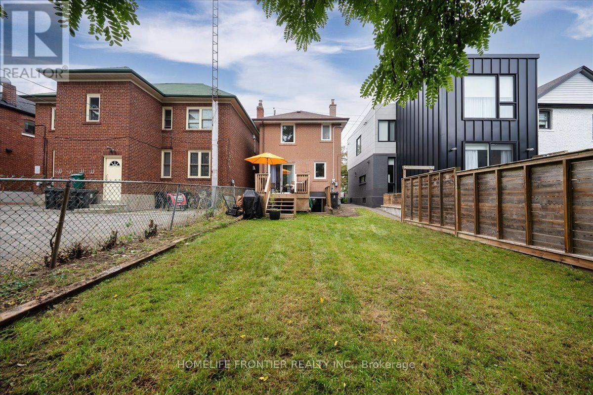 345 Windermere Avenue, Toronto, Ontario  M6S 3L1 - Photo 39 - W13854176