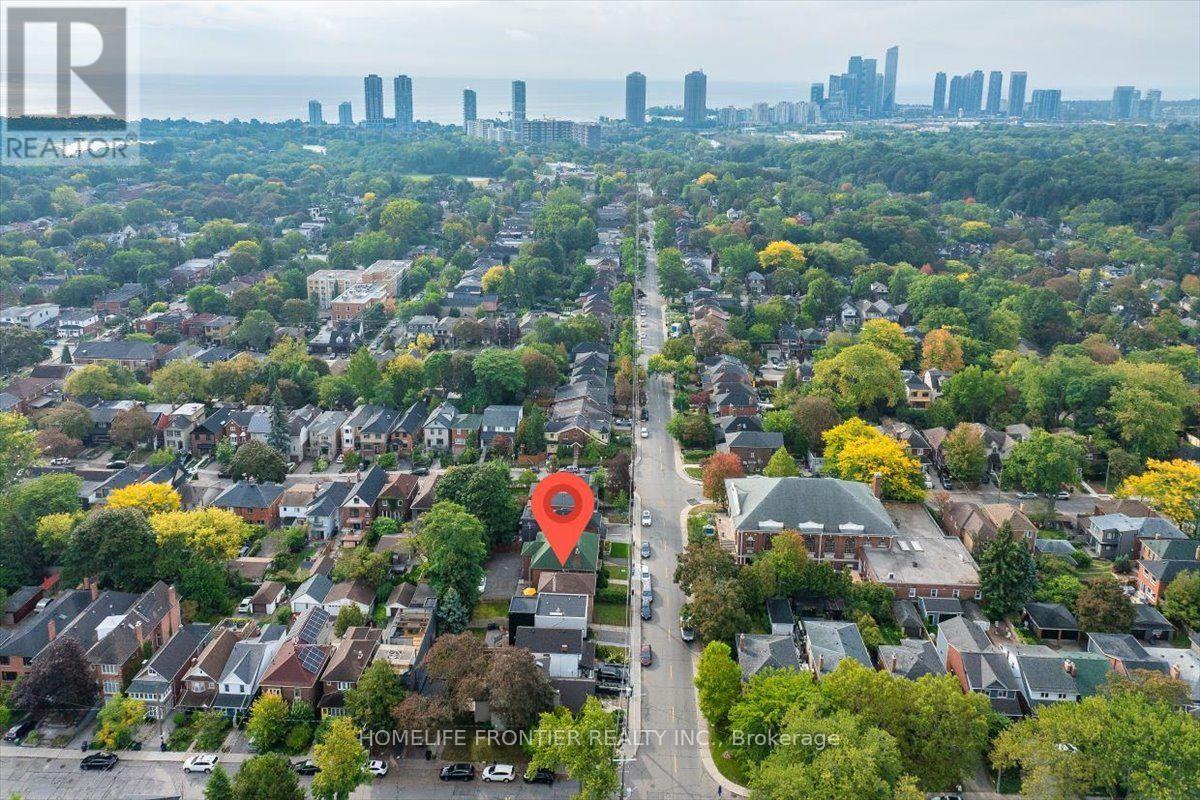 345 Windermere Avenue, Toronto, Ontario  M6S 3L1 - Photo 6 - W13854176