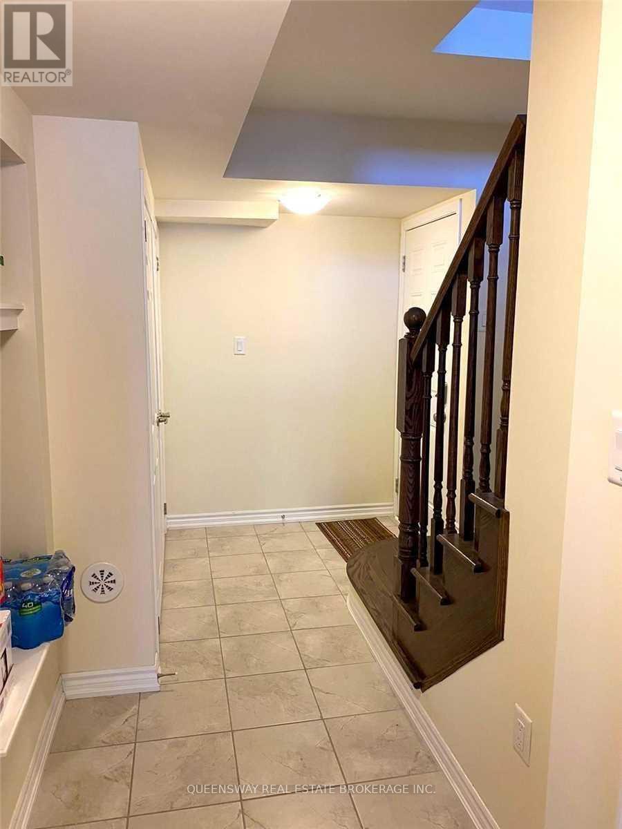 649 Laking Terrace, Milton, Ontario L9T 9J2 - Photo 3 - W13854184