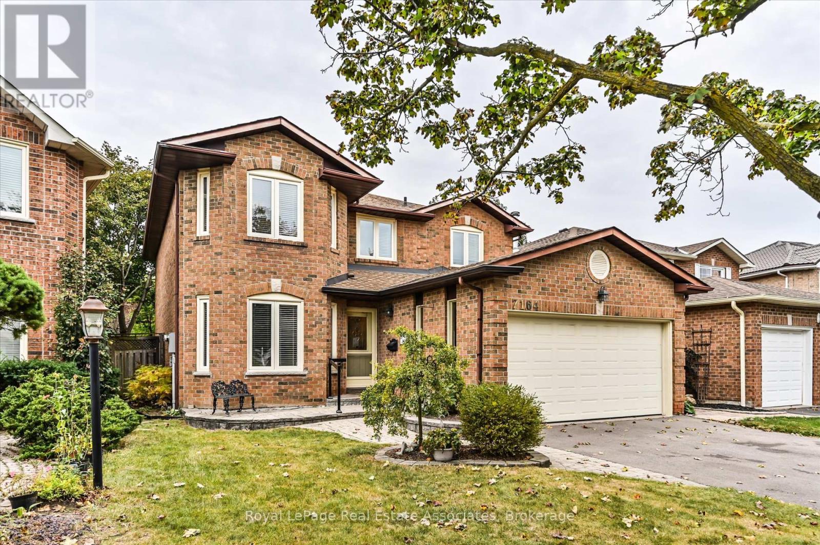 7164 Danton Promenade, Mississauga, Ontario  L5N 5P3 - Photo 2 - W13854214