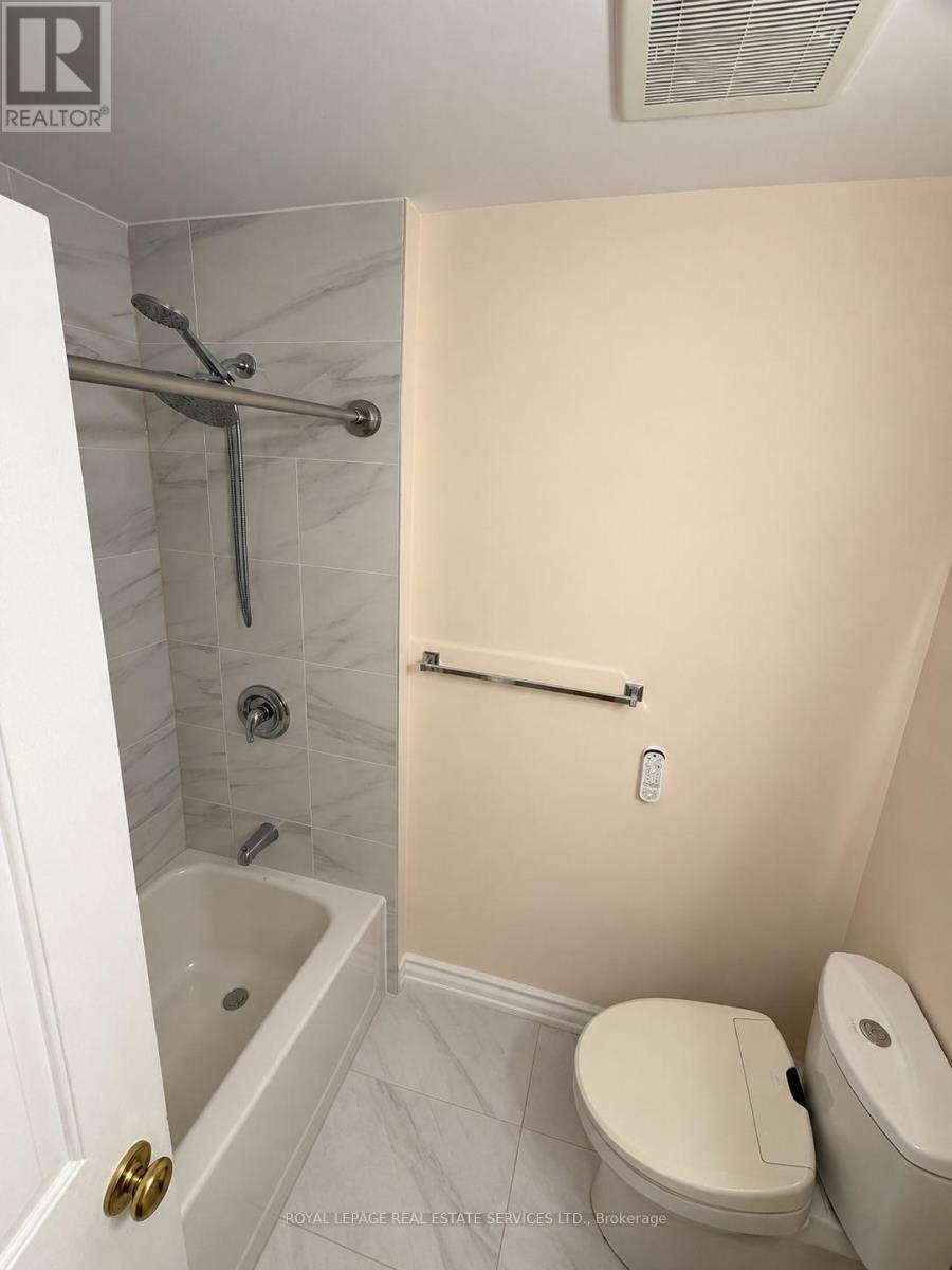 742 Winterton Way, Mississauga, Ontario  L5R 3L6 - Photo 10 - W13854288