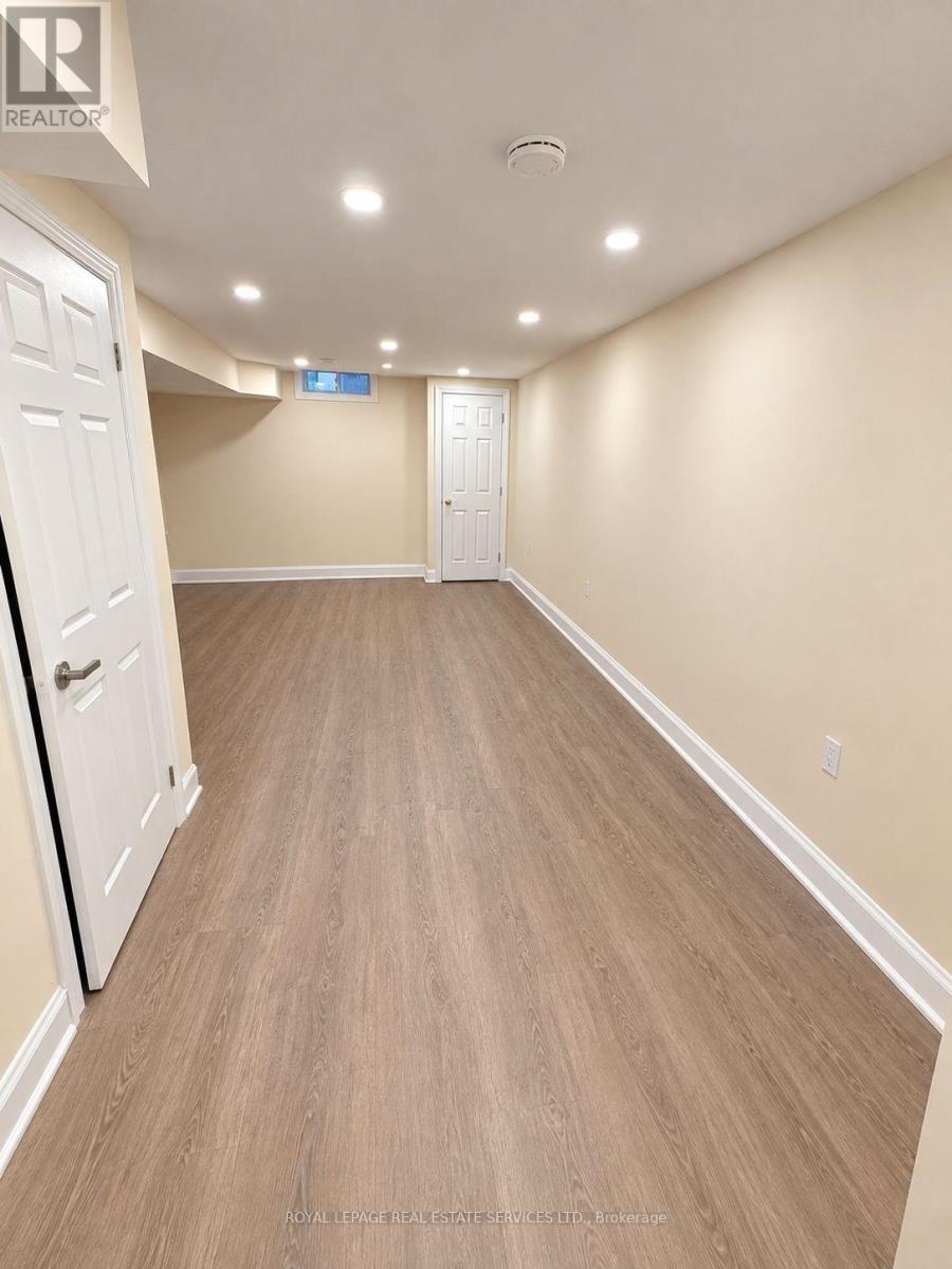 742 Winterton Way, Mississauga, Ontario  L5R 3L6 - Photo 17 - W13854288