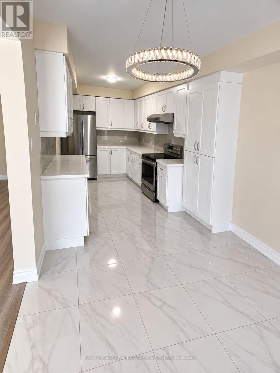742 Winterton Way, Mississauga, Ontario  L5R 3L6 - Photo 5 - W13854288