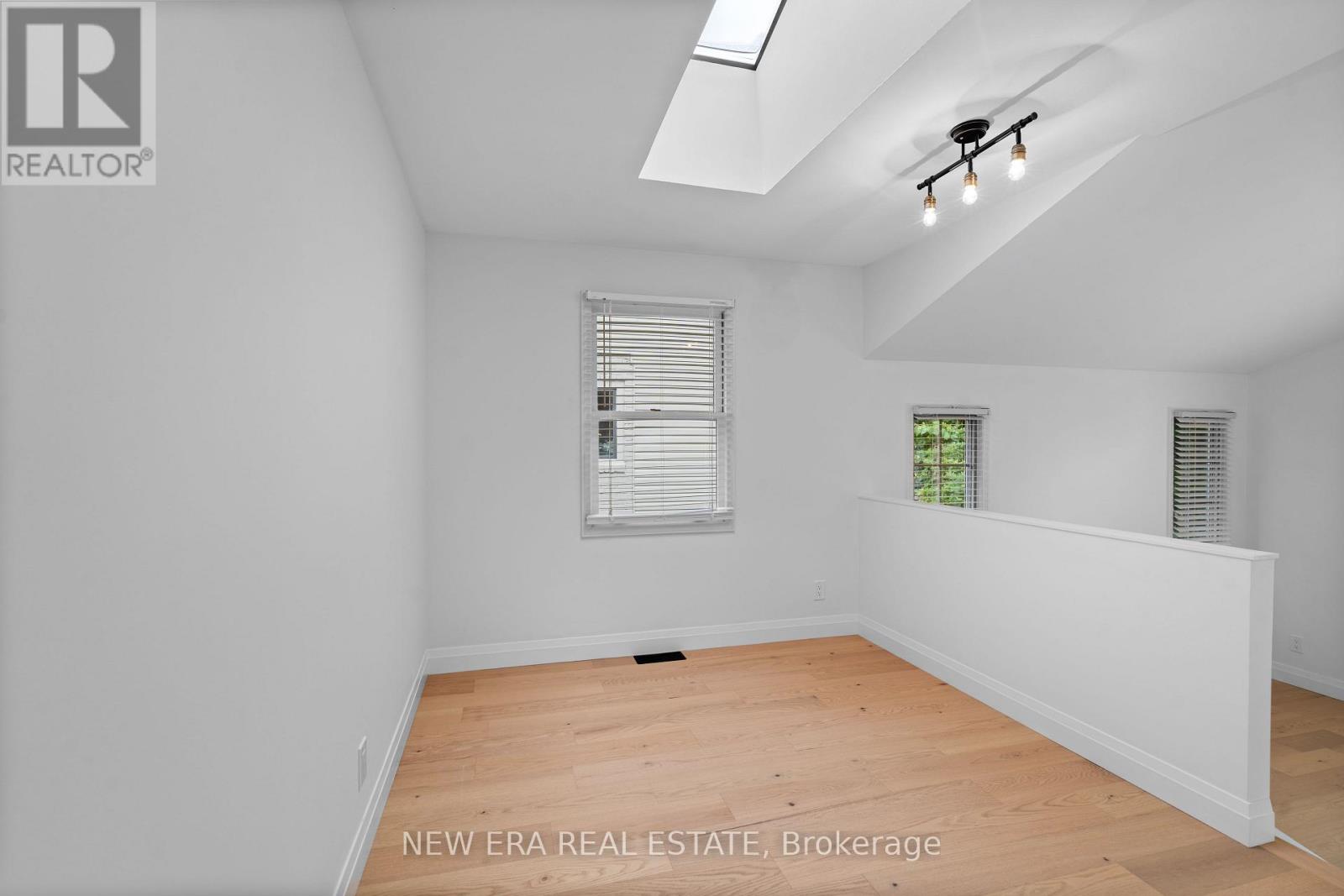 2107 Russett Road, Mississauga, Ontario  L4Y 1C2 - Photo 17 - W13854296