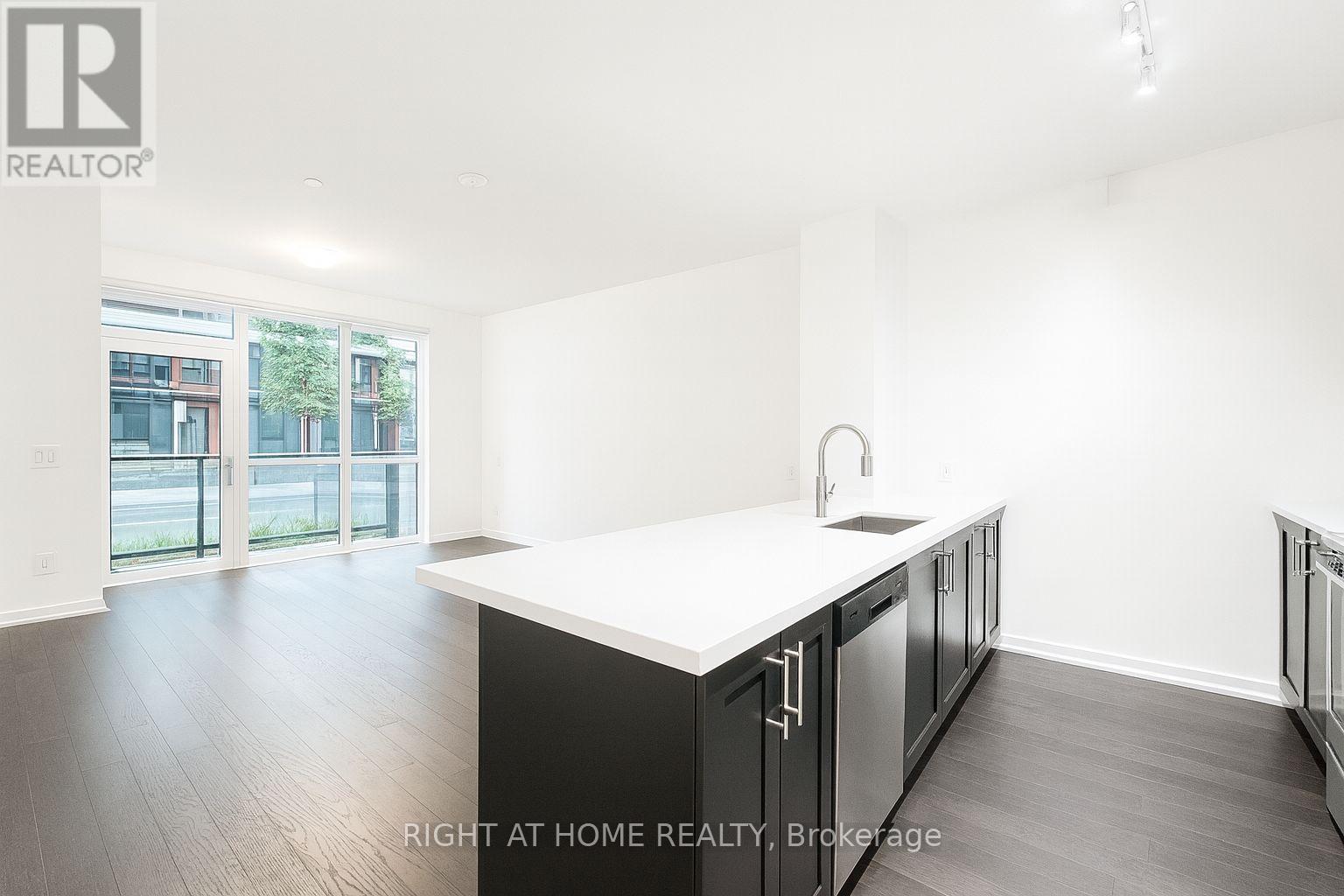 Th15 - 4055 Parkside Drive, Mississauga, Ontario  L5B 0K8 - Photo 2 - W13854324