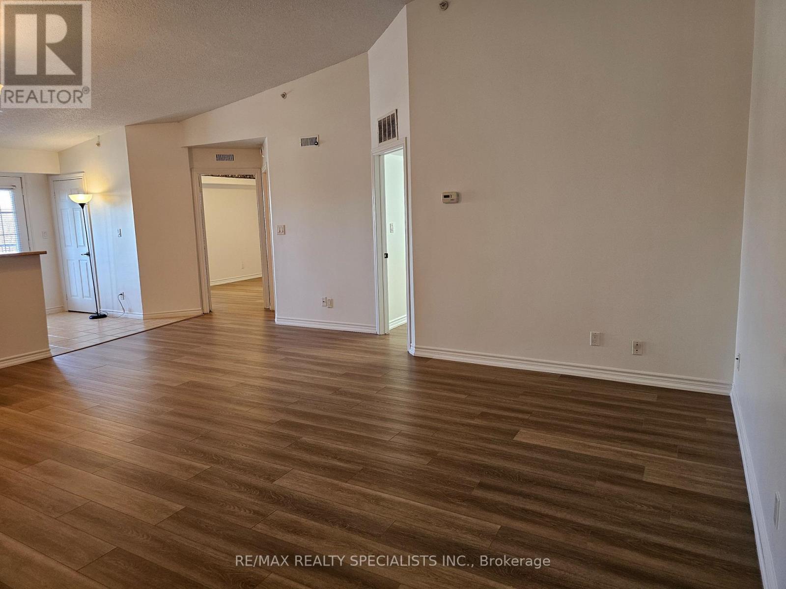 412 - 4025 Kilmer Drive, Burlington, Ontario  L7M 4M5 - Photo 2 - W13854362