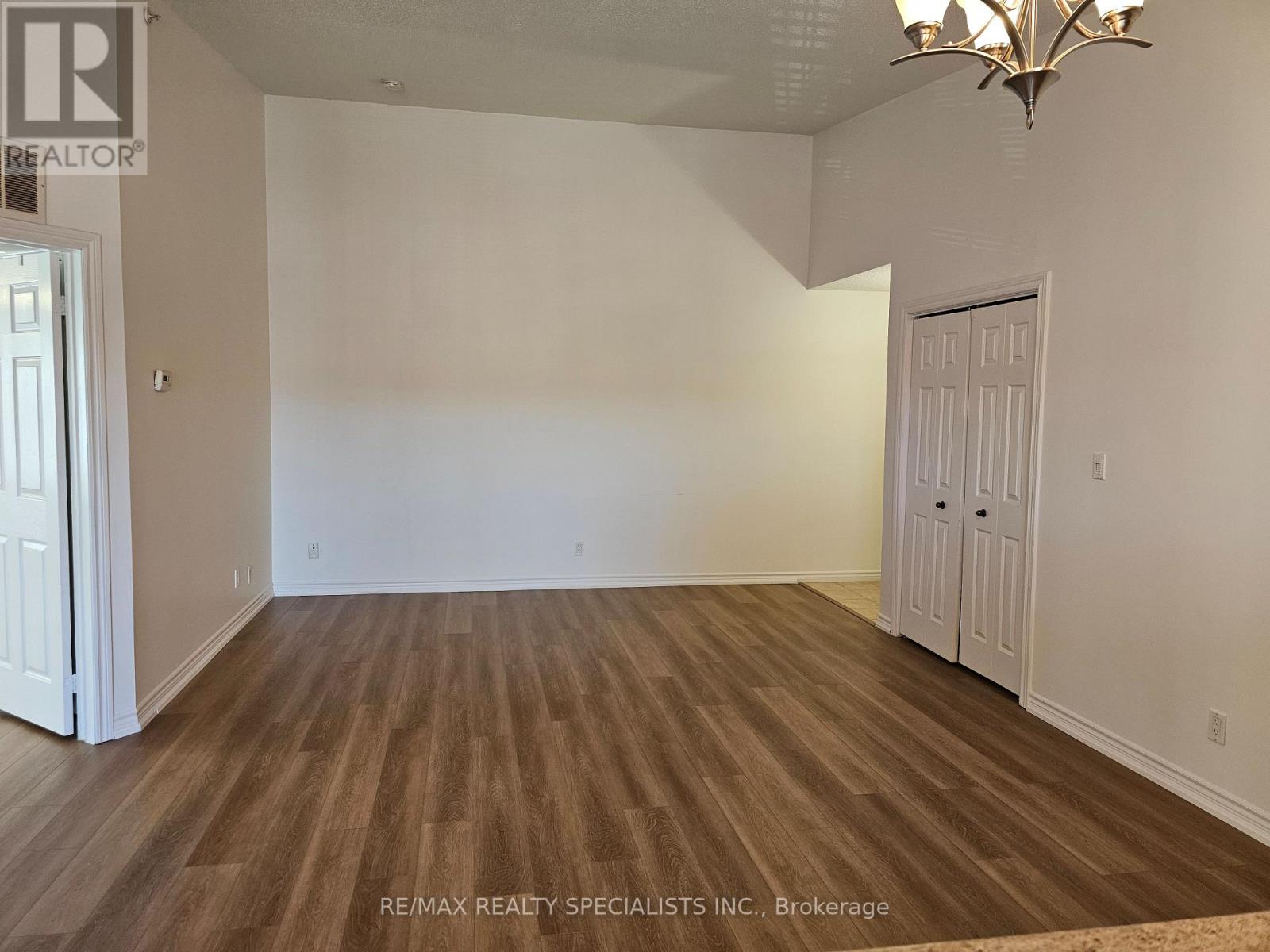 412 - 4025 Kilmer Drive, Burlington, Ontario  L7M 4M5 - Photo 6 - W13854362