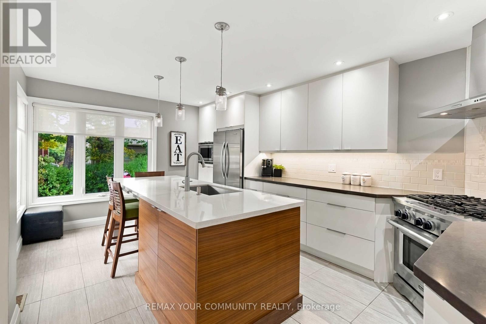 2332 Folkway Drive, Mississauga, Ontario  L5L 3B6 - Photo 12 - W13854374