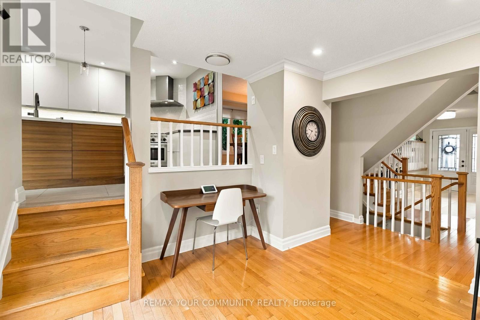 2332 Folkway Drive, Mississauga, Ontario  L5L 3B6 - Photo 15 - W13854374