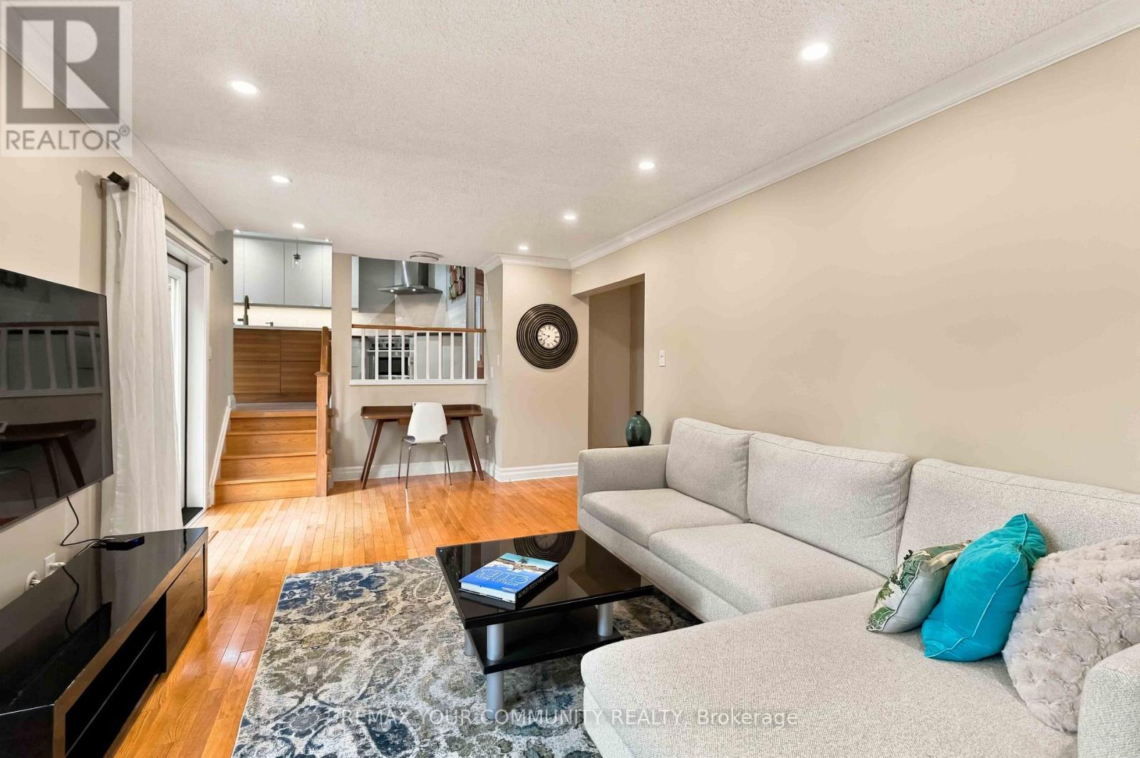 2332 Folkway Drive, Mississauga, Ontario  L5L 3B6 - Photo 17 - W13854374