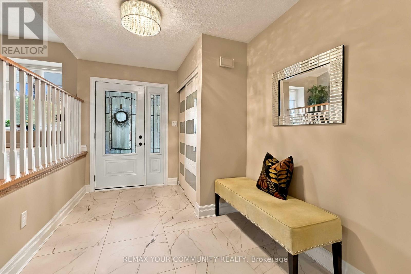 2332 Folkway Drive, Mississauga, Ontario  L5L 3B6 - Photo 5 - W13854374