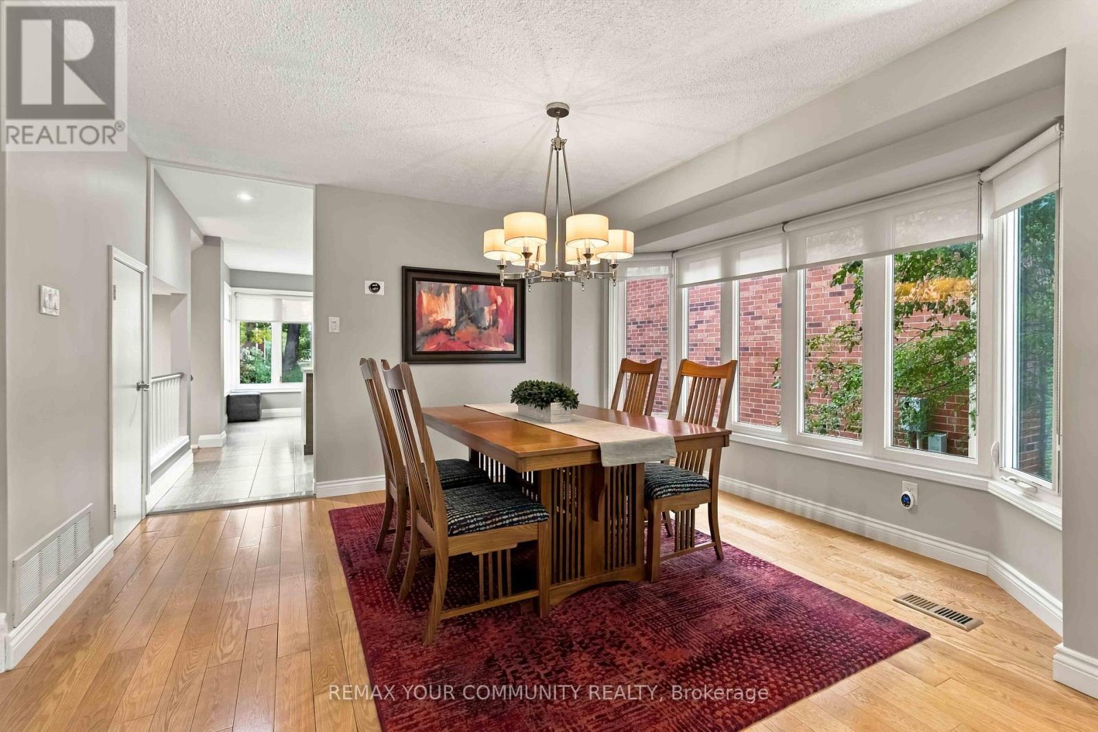 2332 Folkway Drive, Mississauga, Ontario  L5L 3B6 - Photo 9 - W13854374