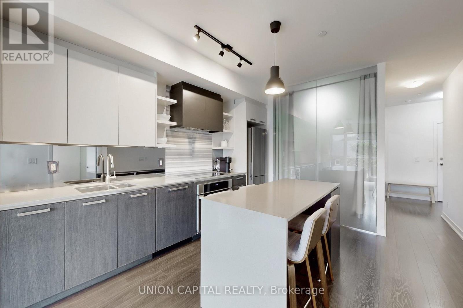 323 - 1830 Bloor Street W, Toronto, Ontario  M6P 0A2 - Photo 3 - W13854388