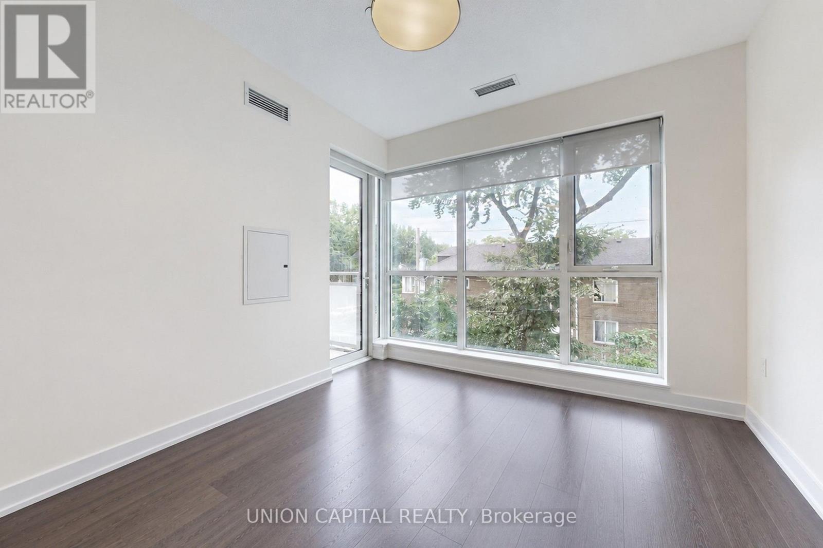 323 - 1830 Bloor Street W, Toronto, Ontario  M6P 0A2 - Photo 4 - W13854388