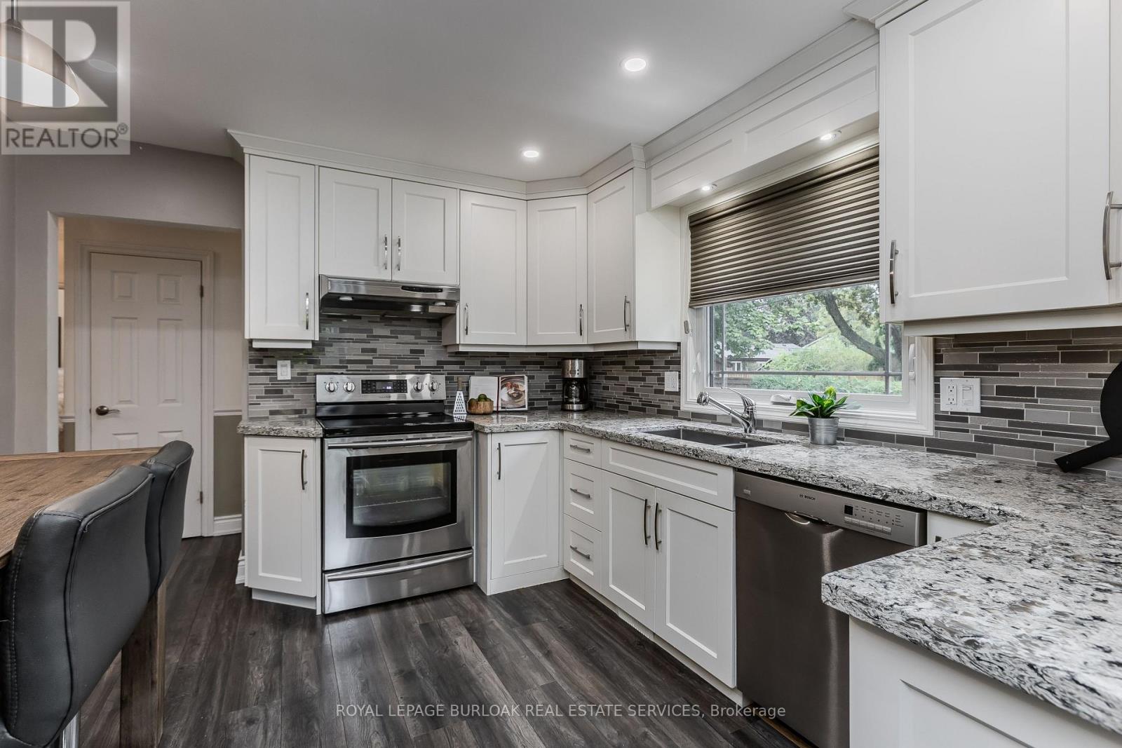 724 George Street, Burlington, Ontario  L7R 2W2 - Photo 7 - W13854390
