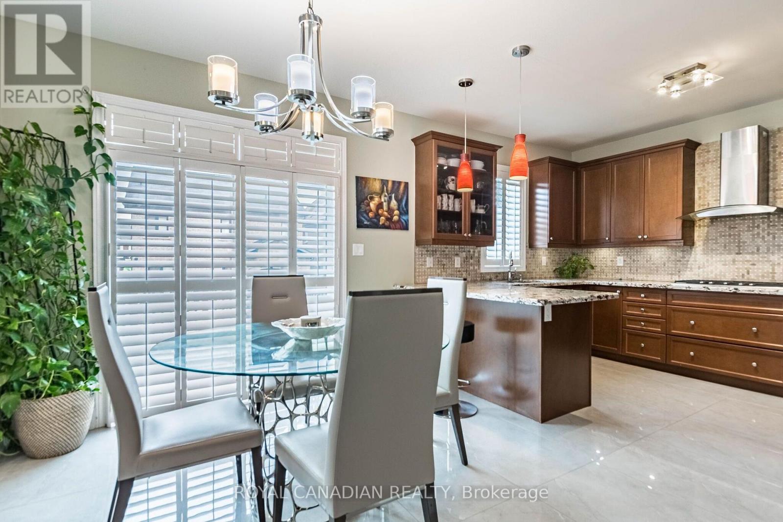 13 Island Grove, Brampton, Ontario  L6X 0W6 - Photo 14 - W13854412