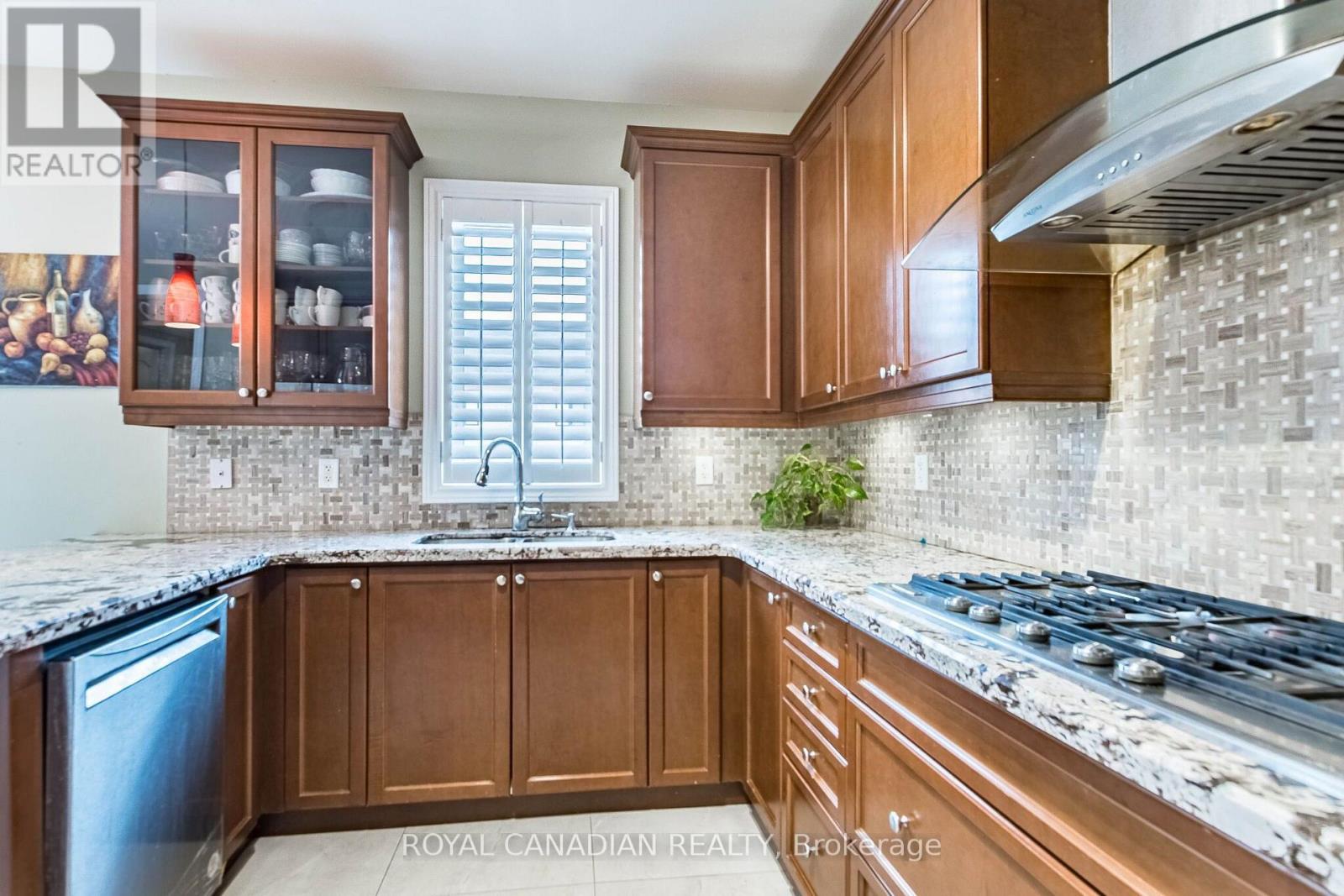 13 Island Grove, Brampton, Ontario  L6X 0W6 - Photo 18 - W13854412