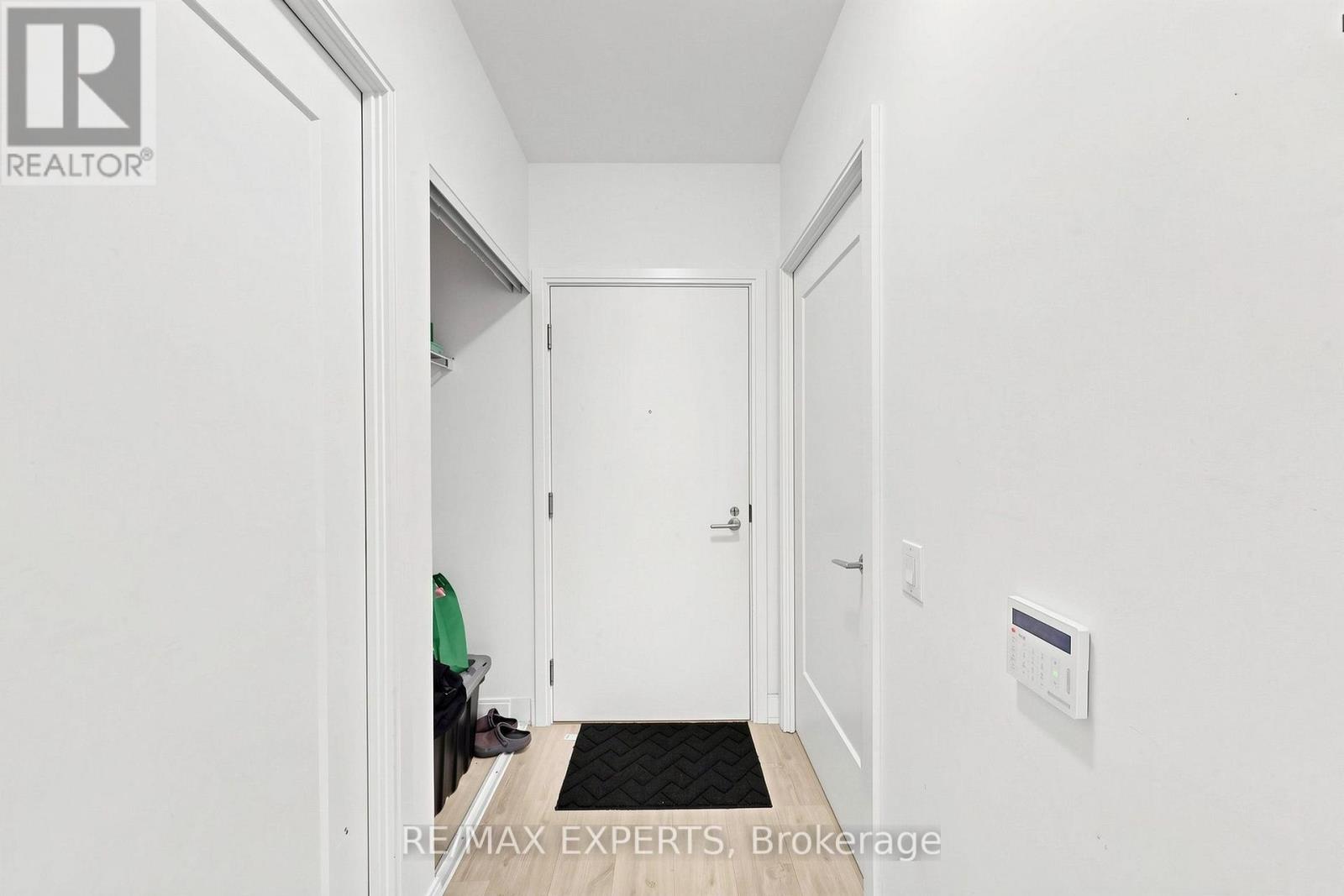 305 - 70 Annie Craig Drive, Toronto, Ontario  M8V 0G2 - Photo 3 - W13854440