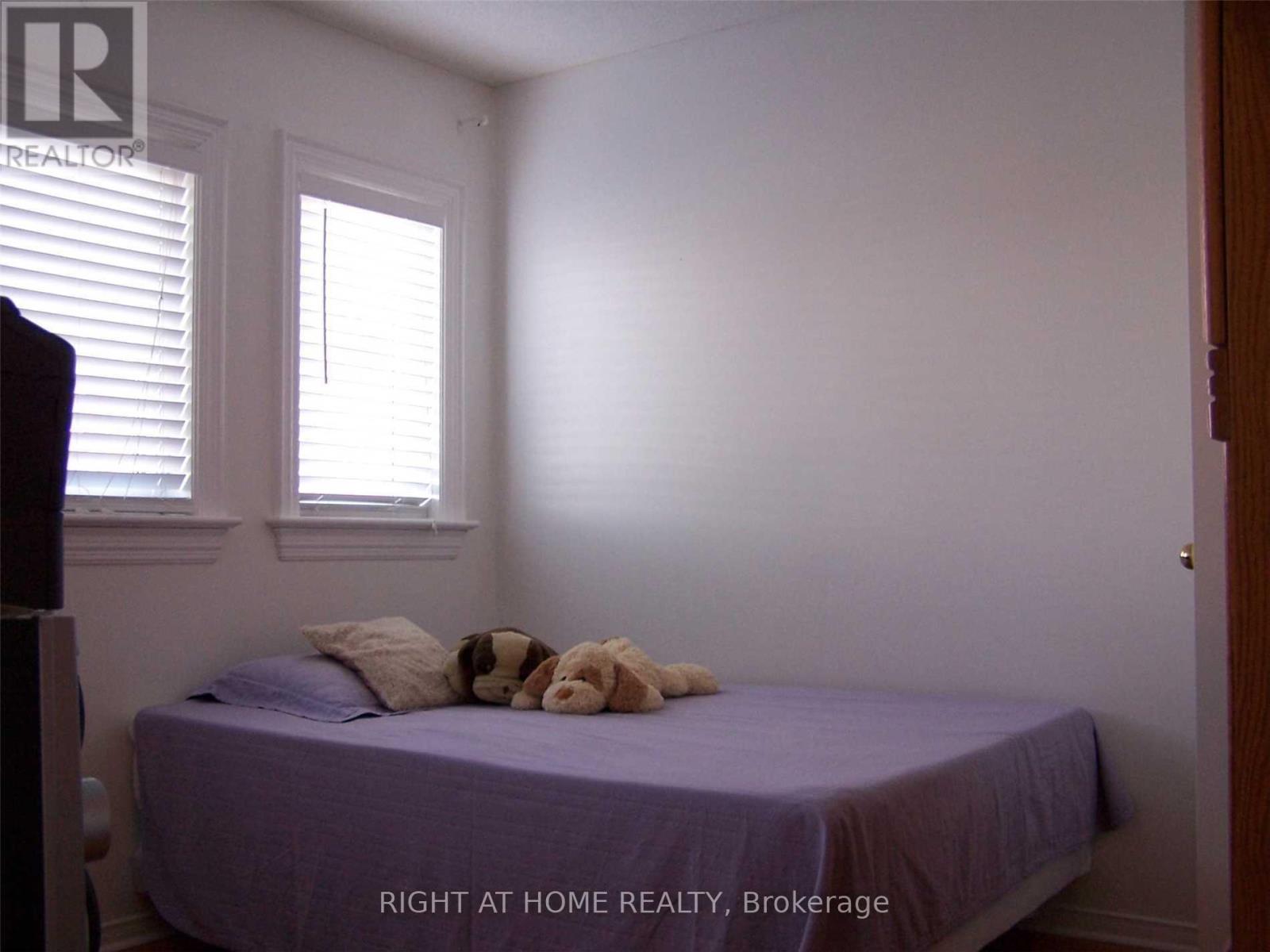 5590 Loonlake Avenue, Mississauga, Ontario  L5V 2E2 - Photo 10 - W13854442