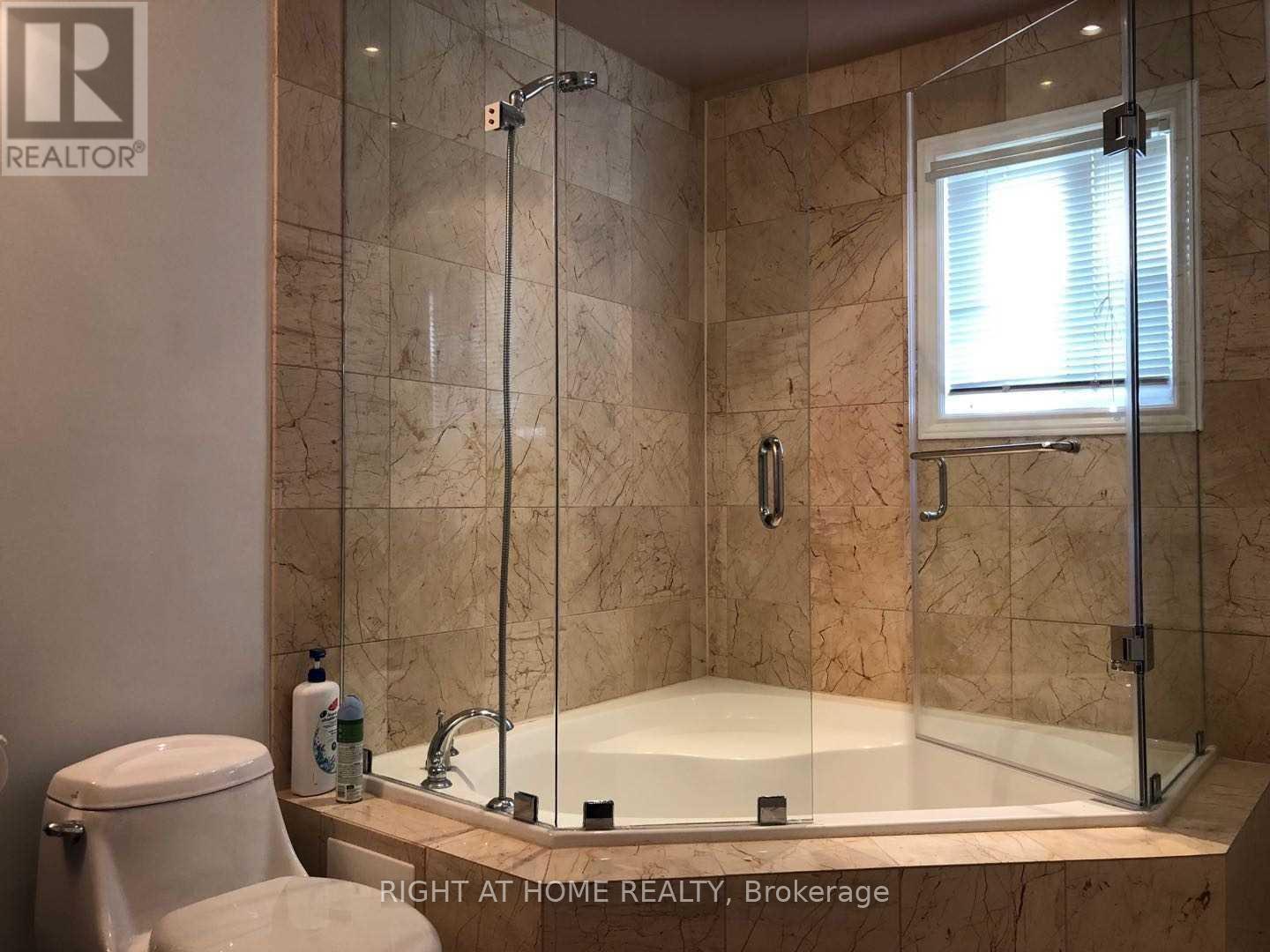 5590 Loonlake Avenue, Mississauga, Ontario  L5V 2E2 - Photo 8 - W13854442