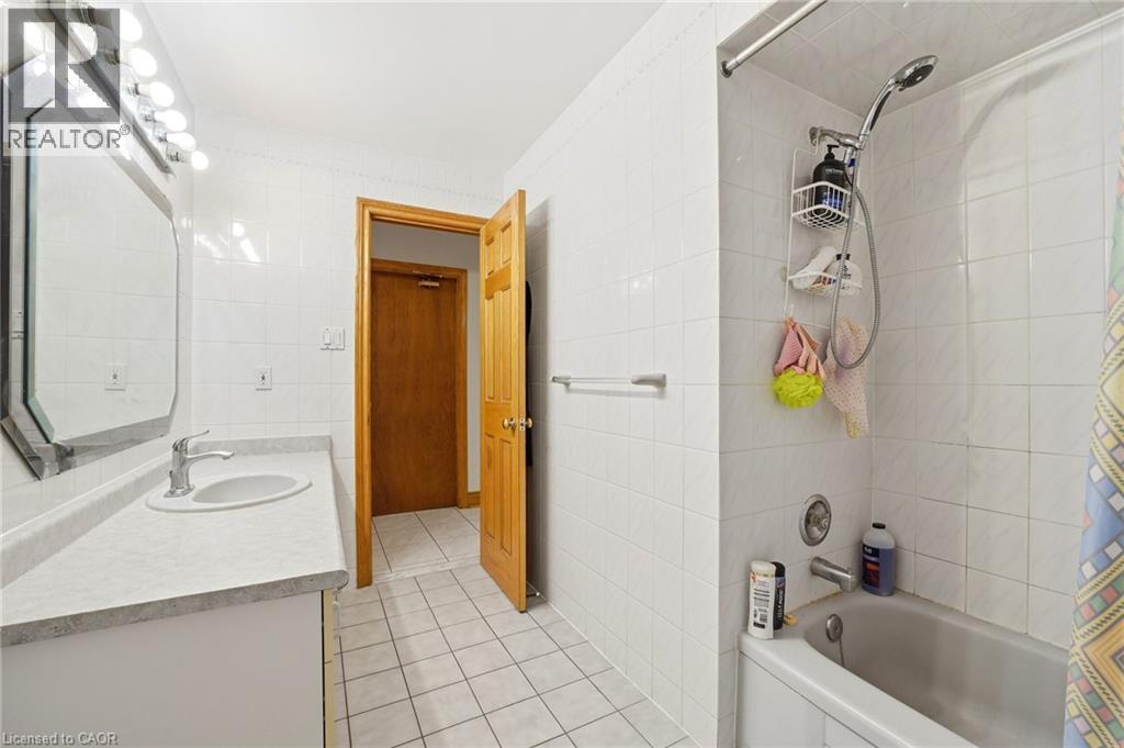 277 Harvie Avenue, York, Ontario  M6E 4L1 - Photo 10 - 40867810