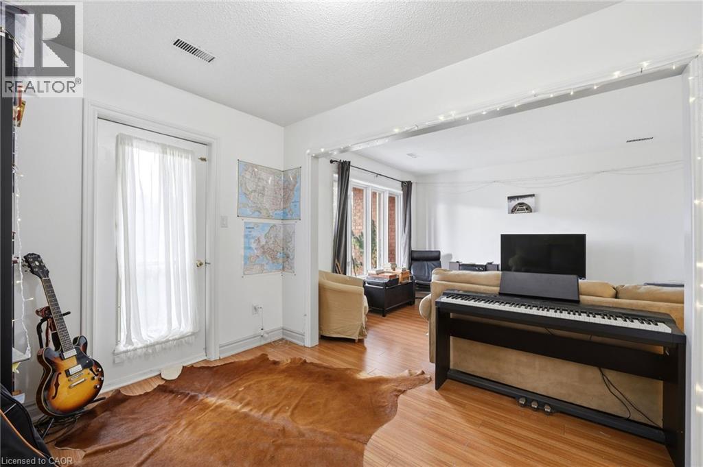 277 Harvie Avenue, York, Ontario  M6E 4L1 - Photo 19 - 40867810
