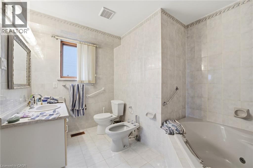 277 Harvie Avenue, York, Ontario  M6E 4L1 - Photo 31 - 40867810