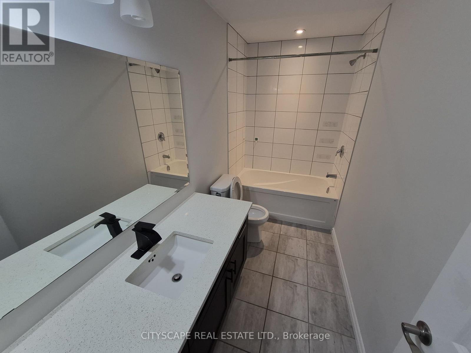 16 - 125 Hollybrook Trail, Kitchener, Ontario  N2R 0P1 - Photo 6 - X13854368