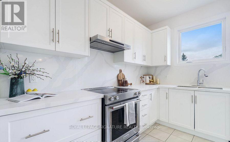 7763 Secretariat Court, Niagara Falls (Ascot), Ontario  L7C 4G6 - Photo 6 - X13854414