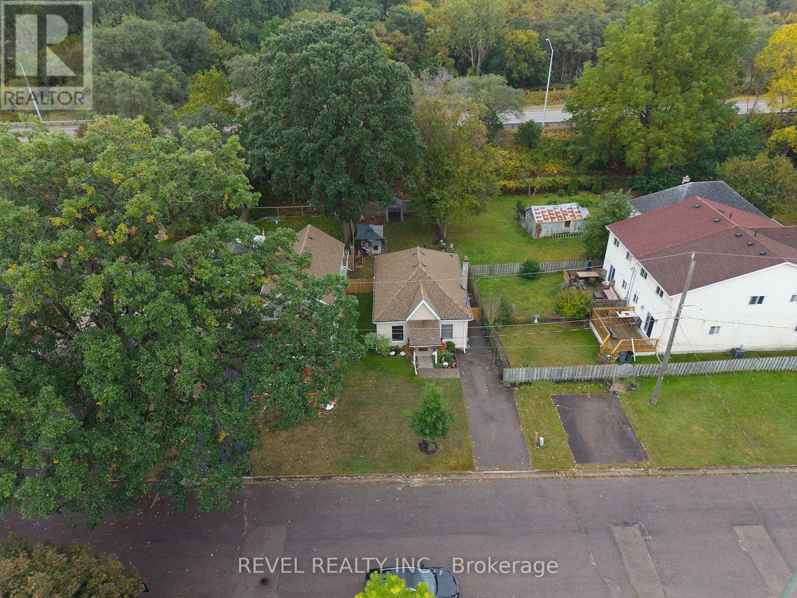 11 Stirton Avenue, Brantford, Ontario  N3T 1E2 - Photo 22 - X13854434