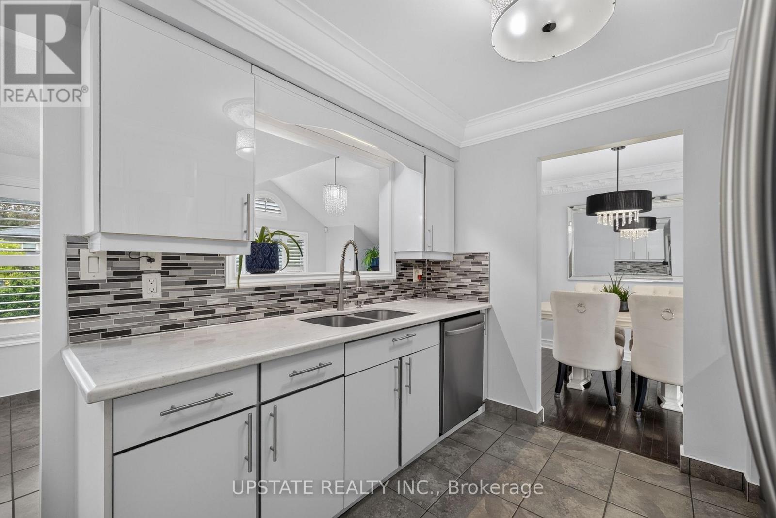 221 Cedarwoods Crescent, Kitchener, Ontario  N2C 2K1 - Photo 12 - X13854436