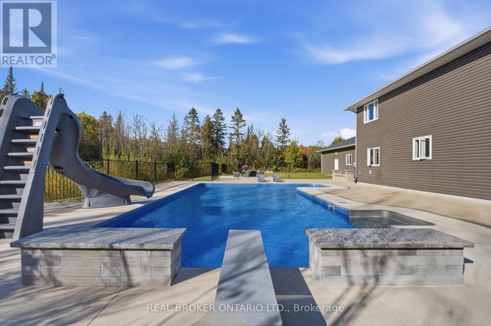 5381 Desmarais Road, Greater Sudbury, Ontario  P3P 1R7 - Photo 2 - X13854446