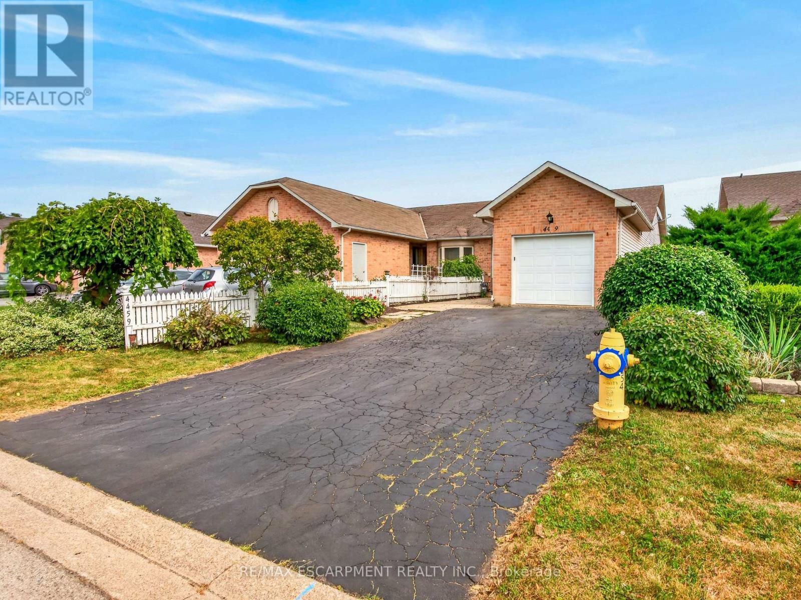 4459 Christopher Court, Lincoln, Ontario  L3J 0E1 - Photo 4 - X13854458