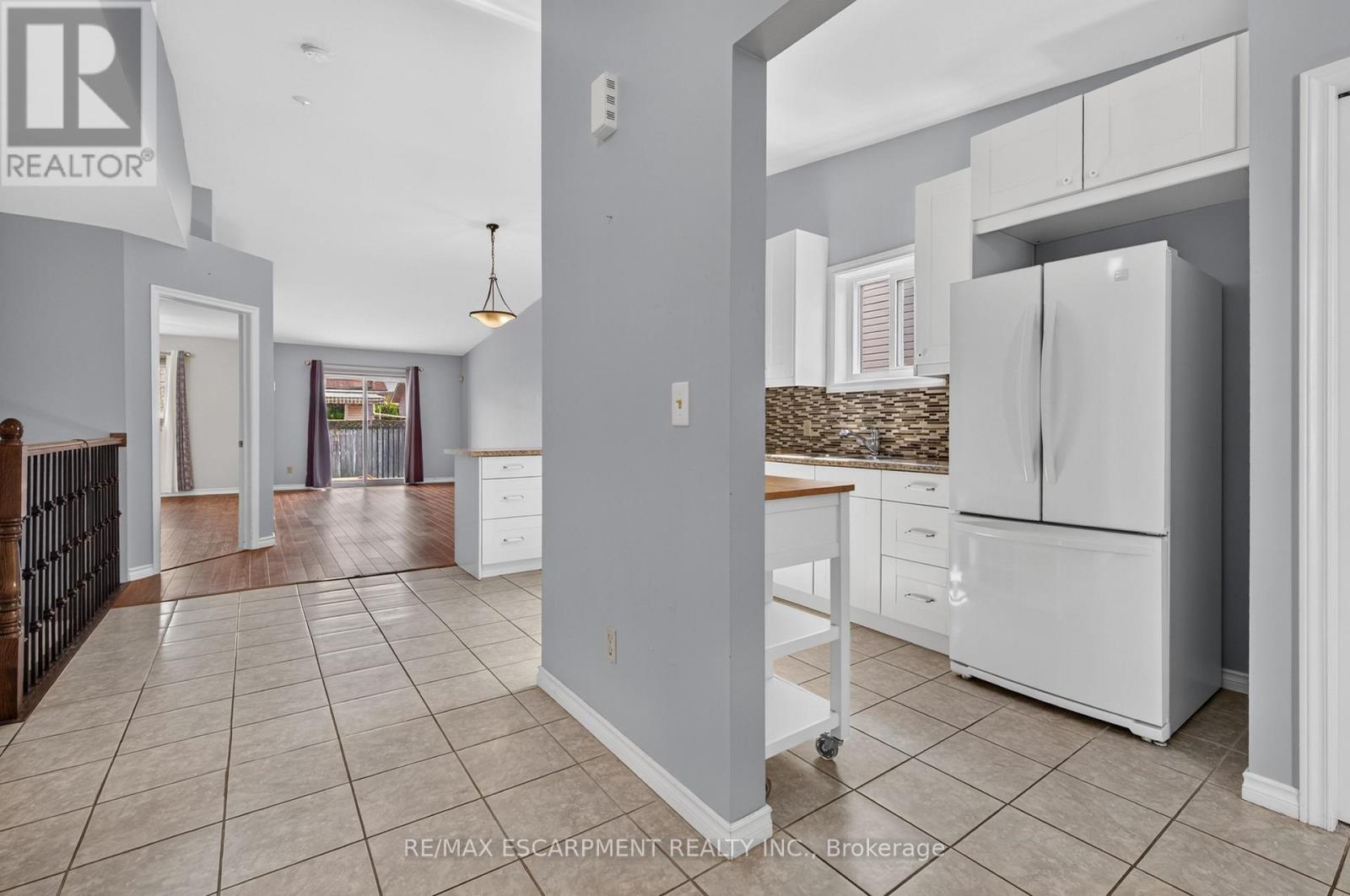 4459 Christopher Court, Lincoln, Ontario  L3J 0E1 - Photo 8 - X13854458