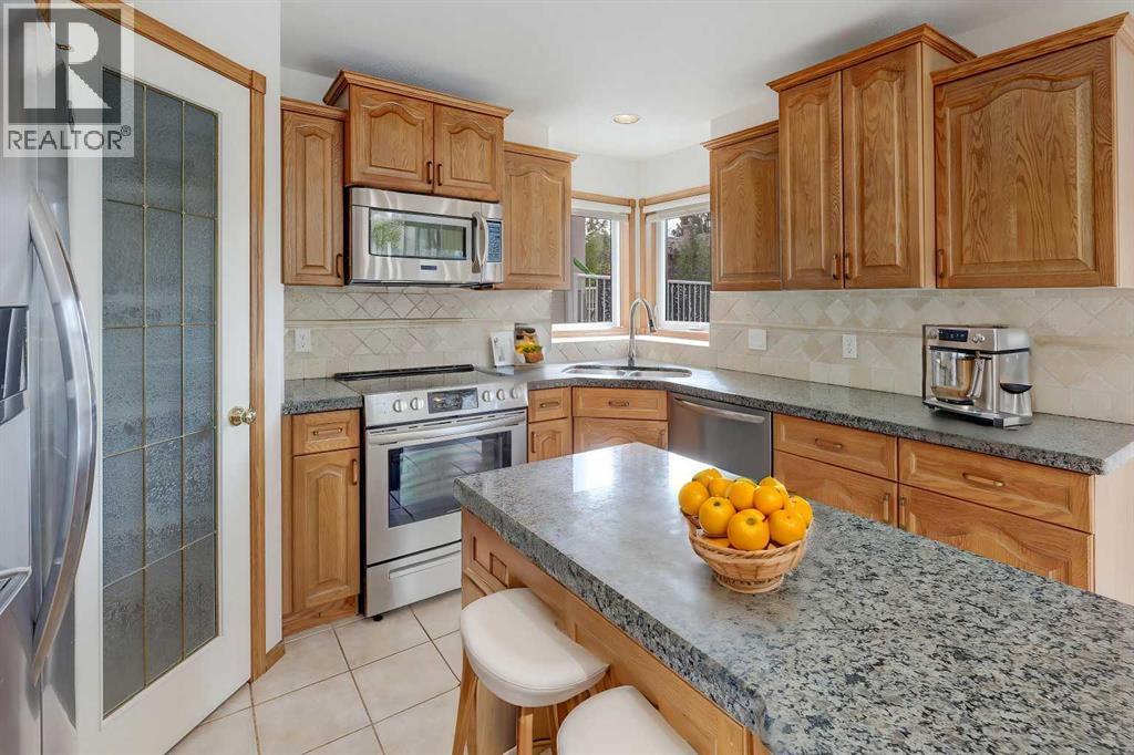 662 Arbour Lake Drive Nw, Calgary, Alberta  T3G 4T6 - Photo 7 - A2347162