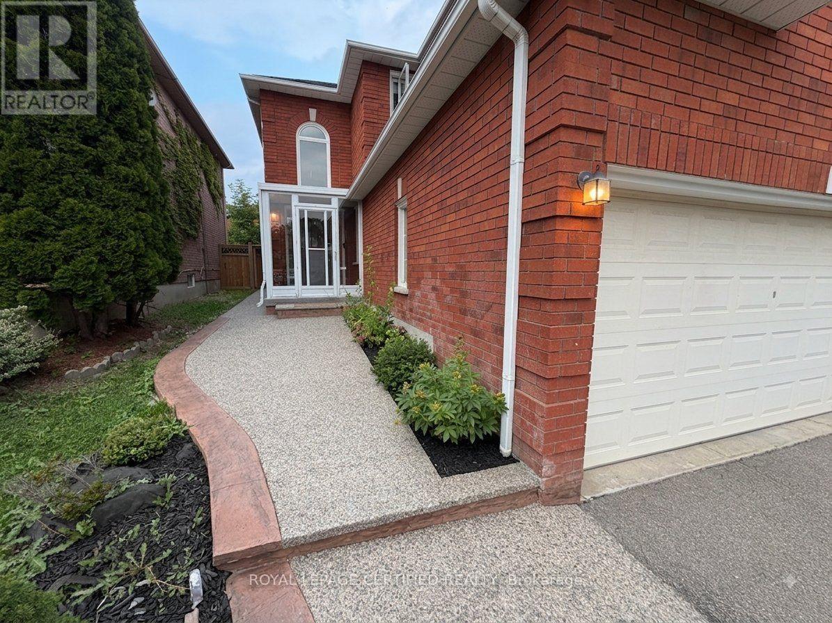 5967 Cherrywood Place, Mississauga, Ontario  L5M 4Z6 - Photo 2 - W13852008