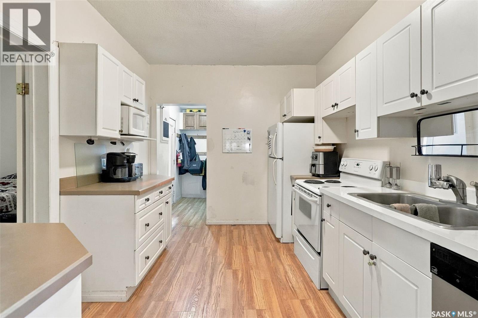 2100 Lindsay Street, Regina, Saskatchewan  S4N 3B9 - Photo 11 - SK050062
