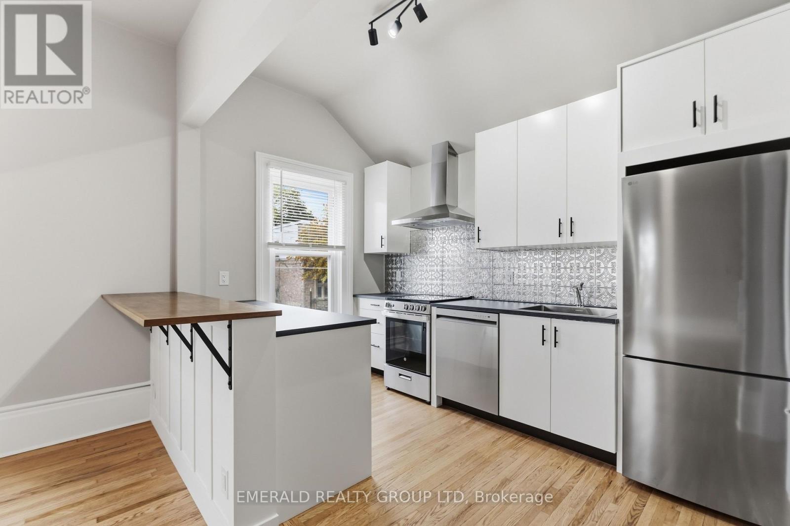 Upper - 7 Ormond Street S, Thorold, Ontario  L2V 1Y2 - Photo 7 - X13794346