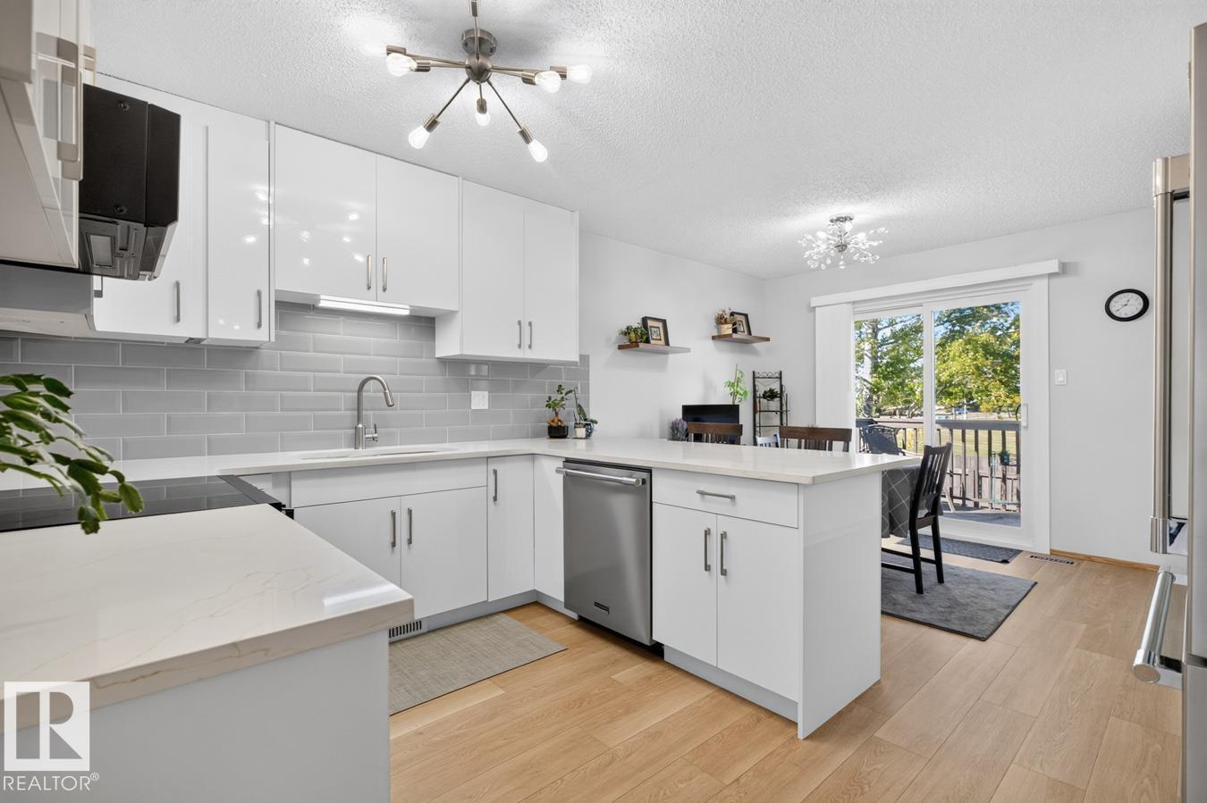 10860 11 Av Nw, Edmonton, Alberta  T6J 6H8 - Photo 12 - E4511407