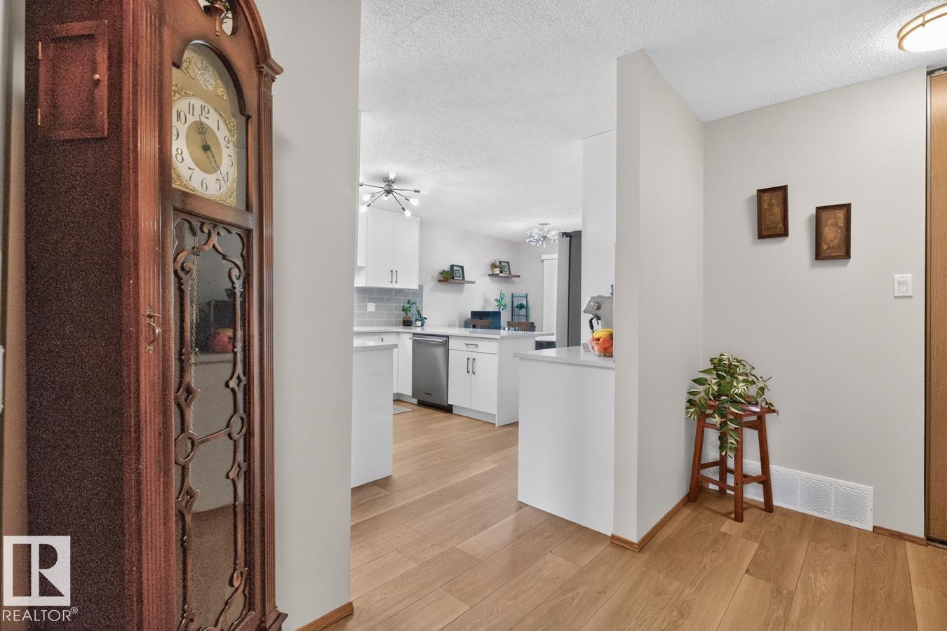 10860 11 Av Nw, Edmonton, Alberta  T6J 6H8 - Photo 19 - E4511407