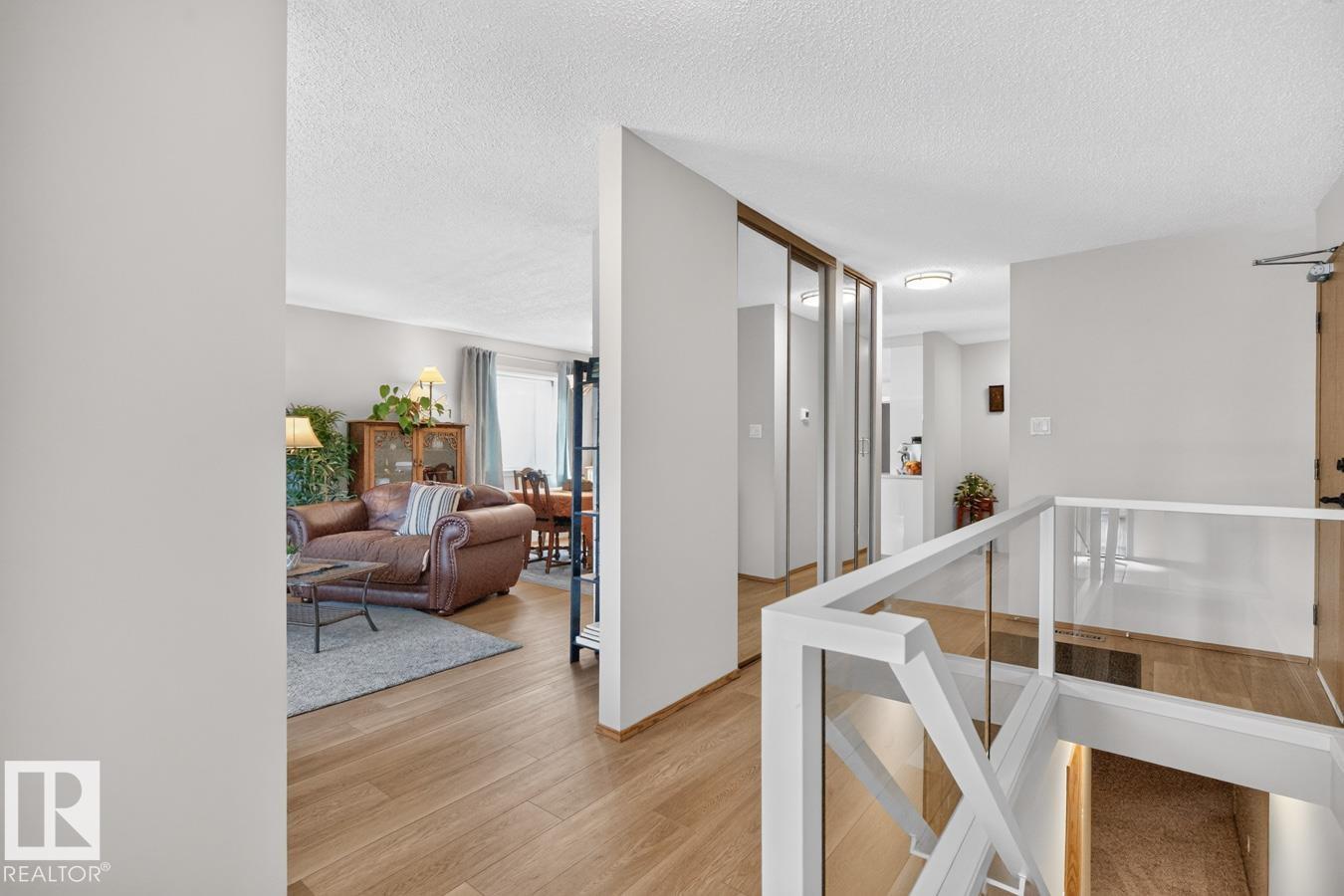 10860 11 Av Nw, Edmonton, Alberta  T6J 6H8 - Photo 2 - E4511407