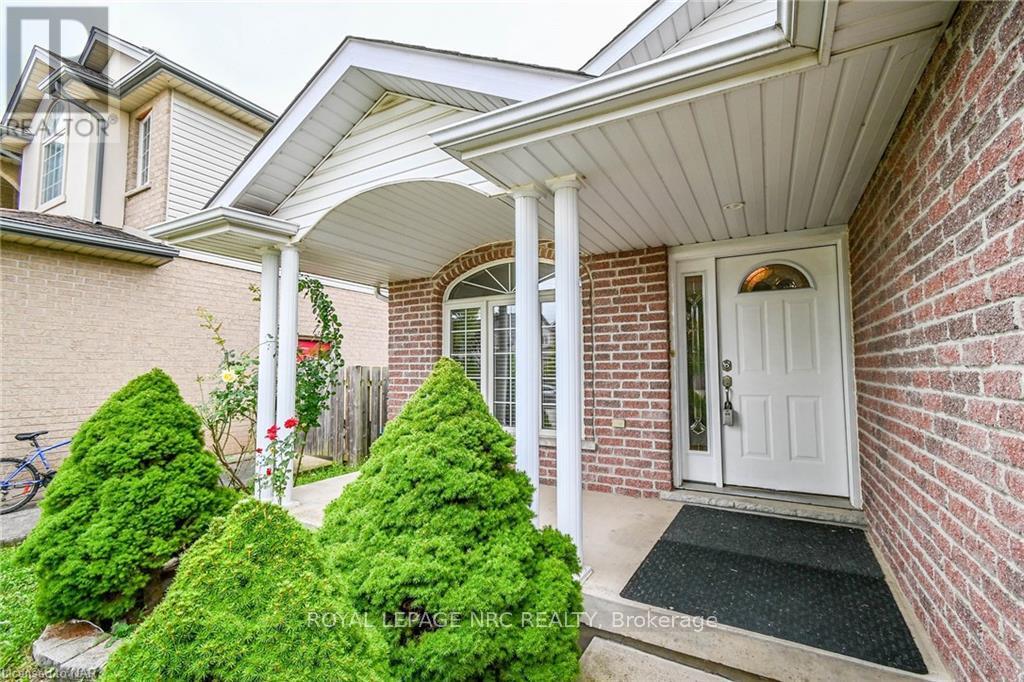 7005 Kelly Drive, Niagara Falls, Ontario  L2H 3J9 - Photo 4 - X13854472