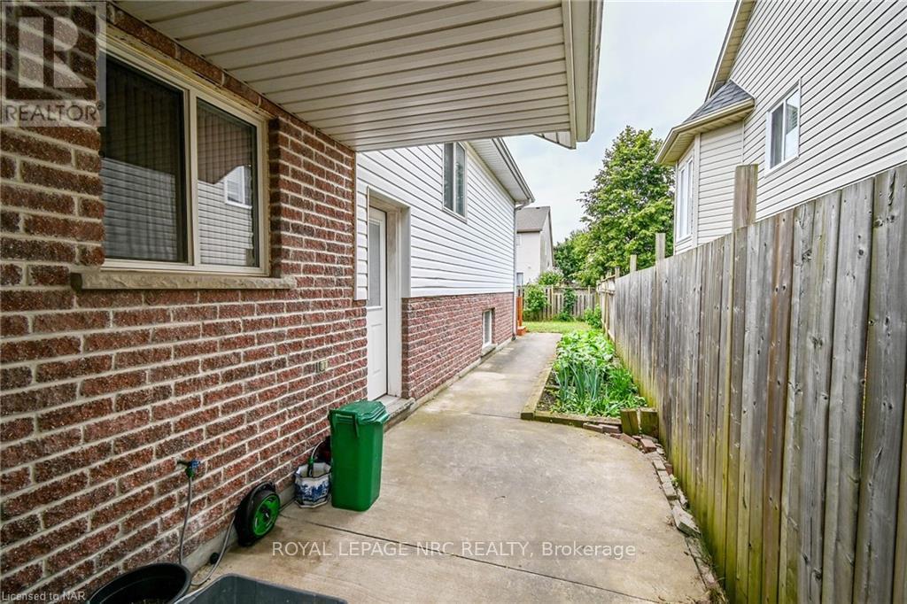 7005 Kelly Drive, Niagara Falls, Ontario  L2H 3J9 - Photo 6 - X13854472
