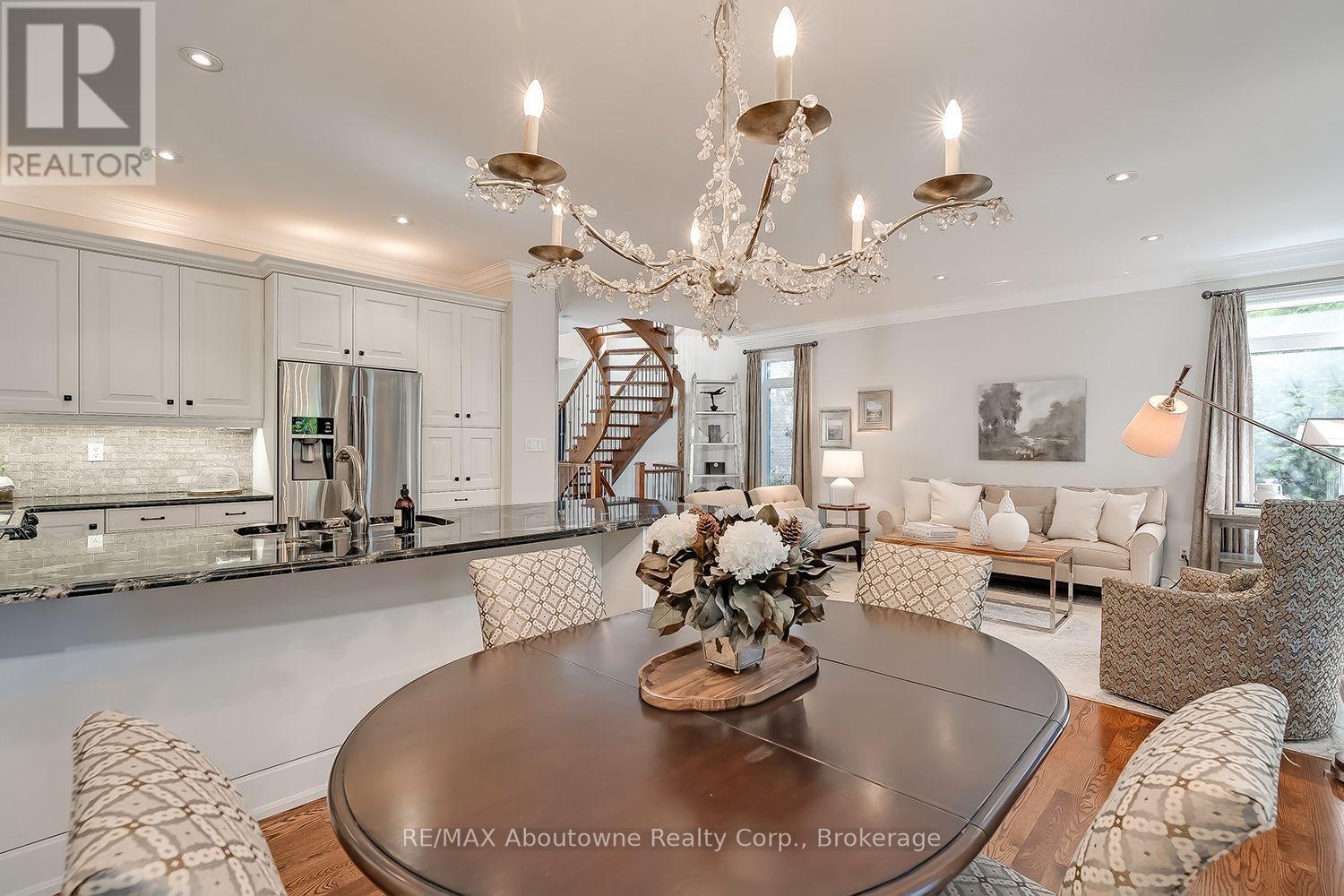 2351 Woodfield Road, Oakville, Ontario  L6H 6Y6 - Photo 10 - W13854538