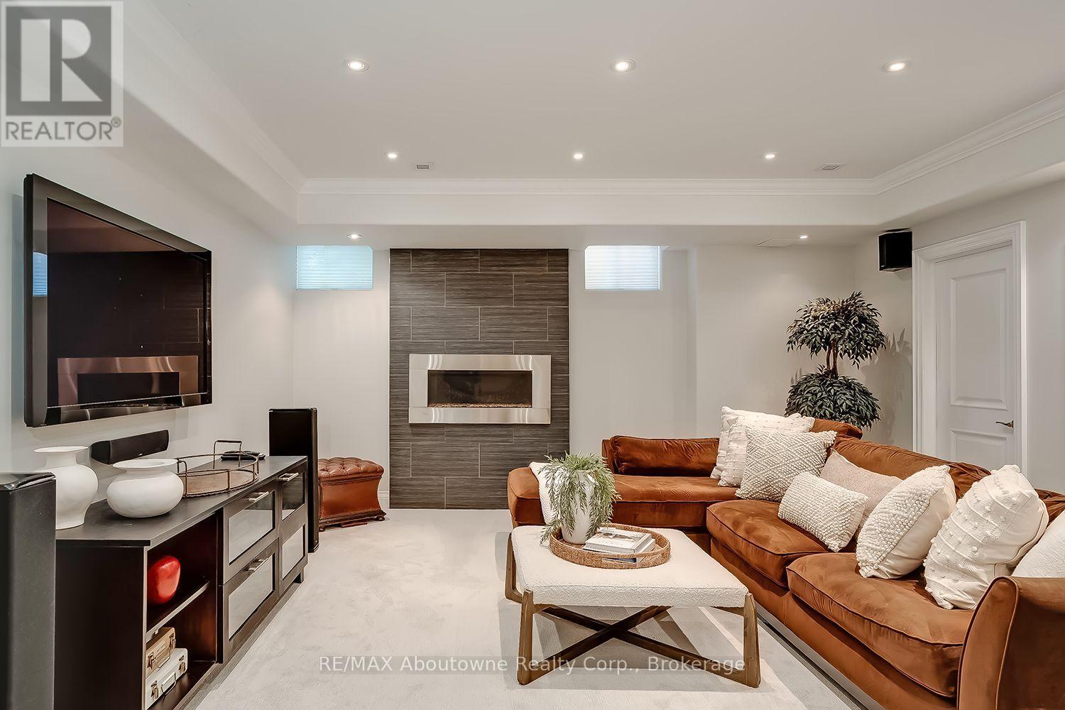 2351 Woodfield Road, Oakville, Ontario  L6H 6Y6 - Photo 25 - W13854538