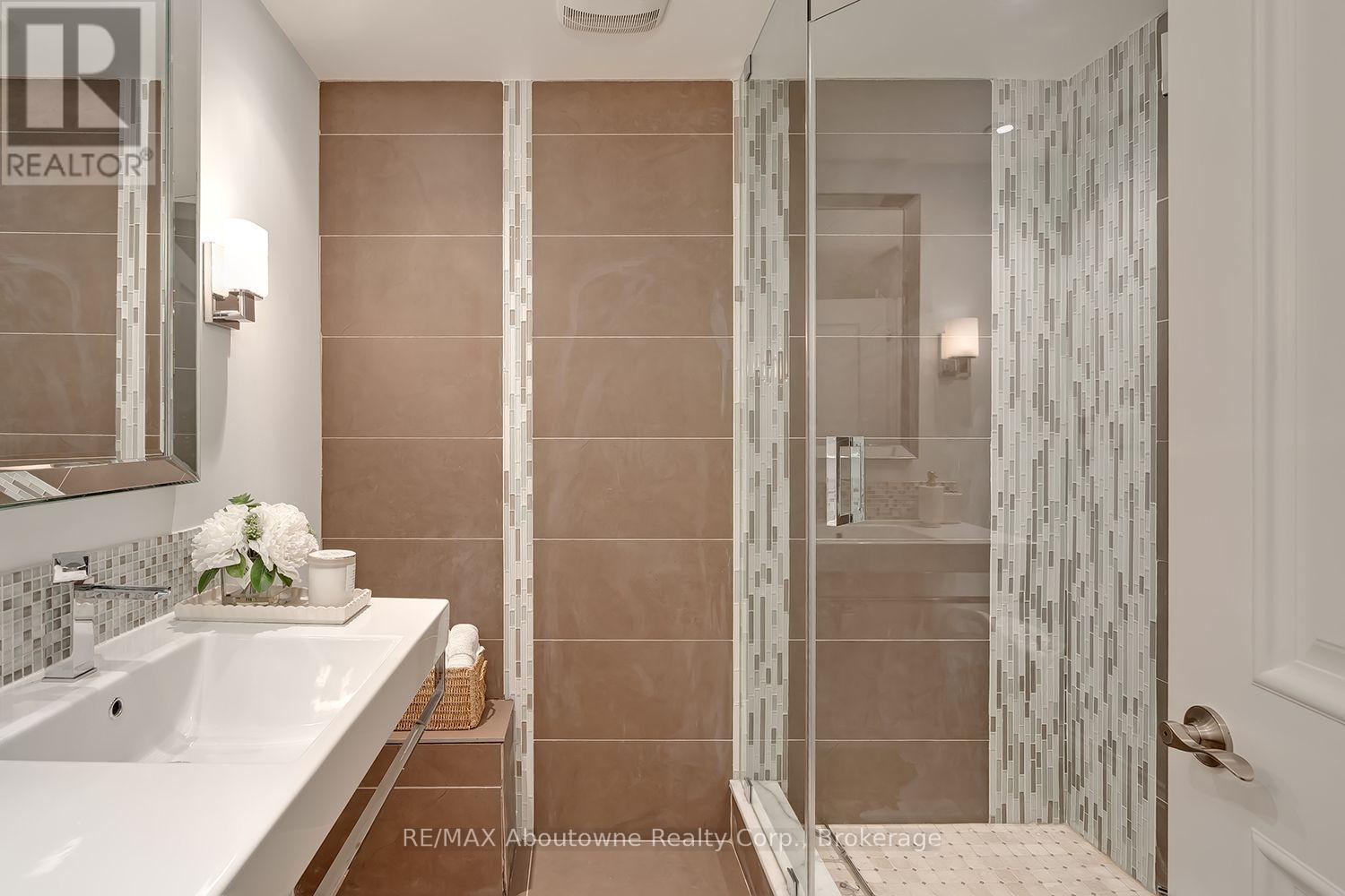 2351 Woodfield Road, Oakville, Ontario  L6H 6Y6 - Photo 28 - W13854538