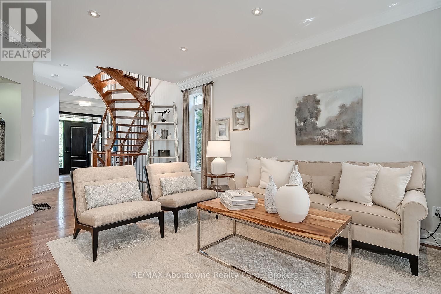 2351 Woodfield Road, Oakville, Ontario  L6H 6Y6 - Photo 7 - W13854538