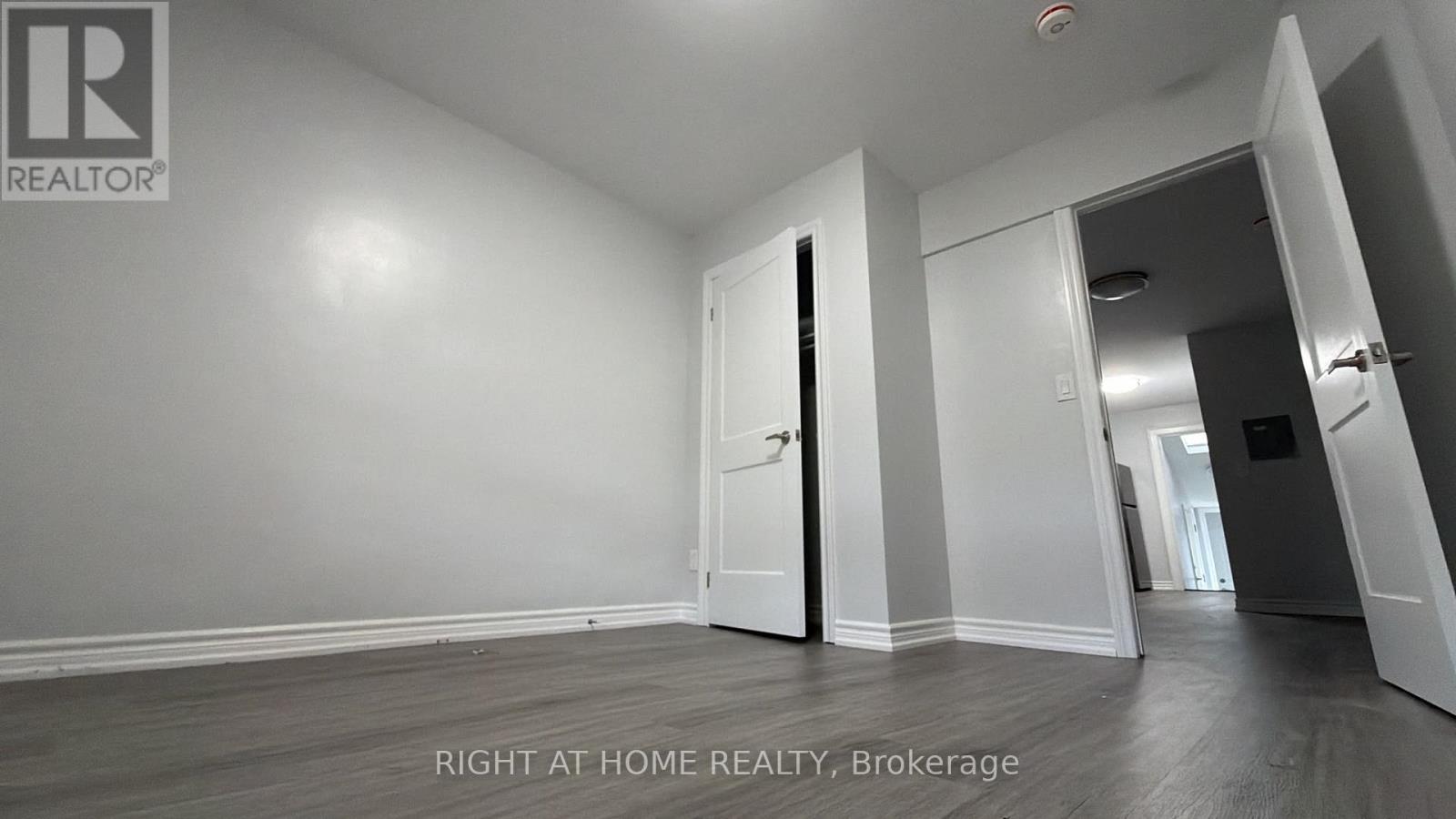 Main - 408 Strathmore Boulevard, Toronto, Ontario  M4C 1N5 - Photo 9 - E13854506