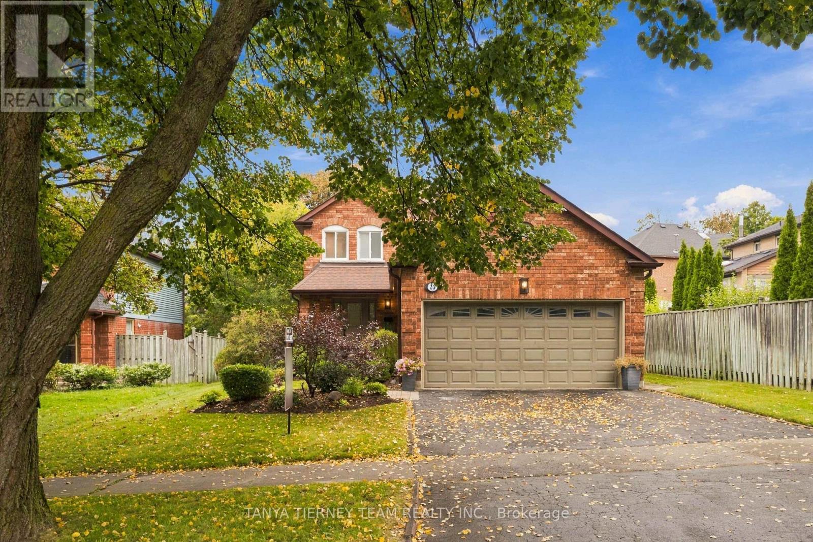 25 COULTON COURT, Whitby, Ontario